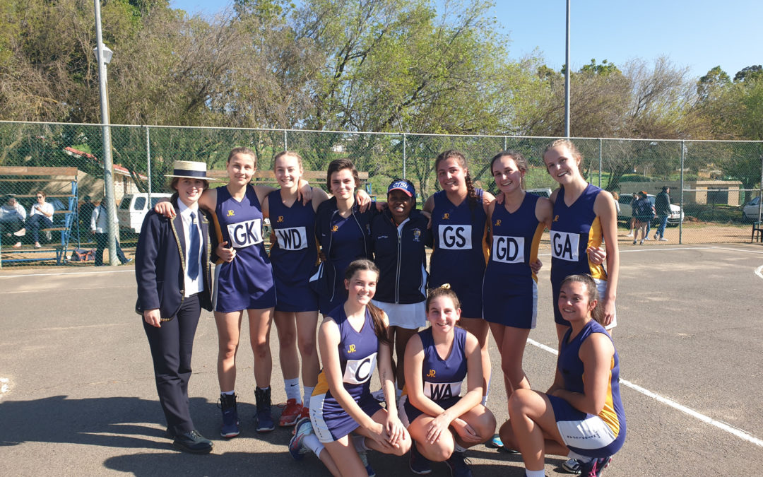 Netbal teen Dirkie Uys